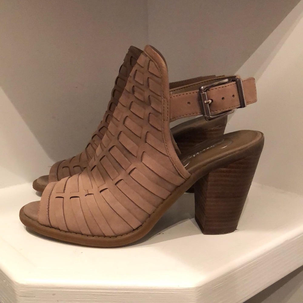 Jessica Simpson slingback heels.